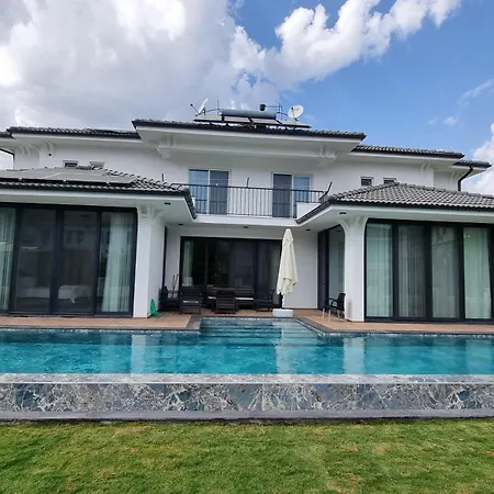 White Cloud فيلة داليان